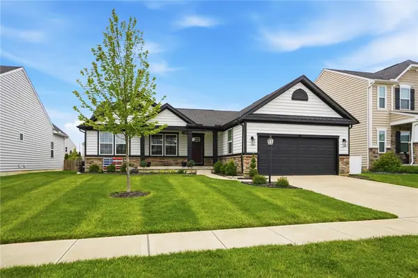 1200 Scarlet Oak Drive, Tipp City, OH 45371