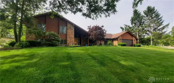 2725 E Tara Trail, Beavercreek, OH 45434