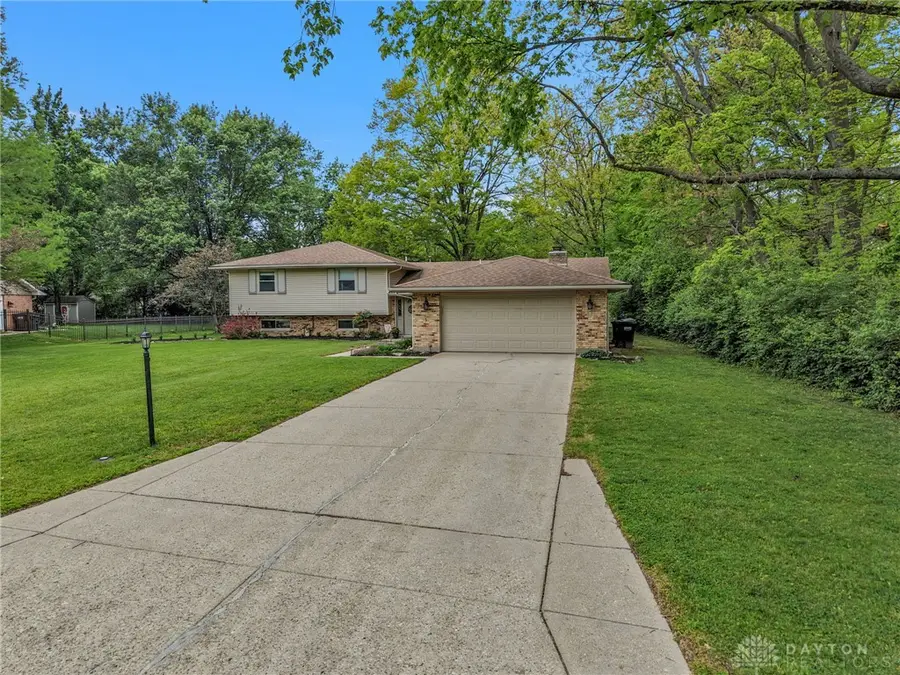 8509 Garnet Drive, Washington, OH 45458 - #3