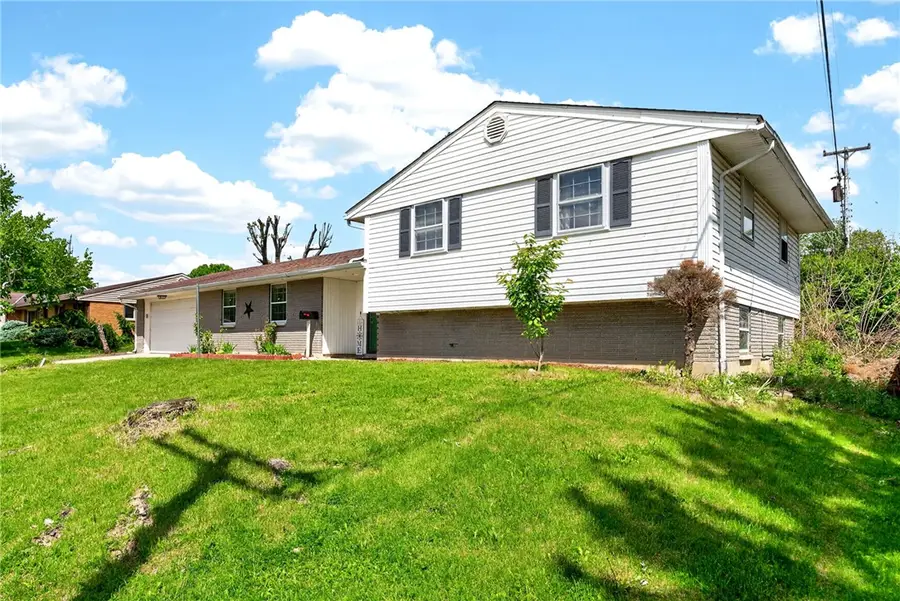 6608 Stranwood Drive, Englewood, OH 45322 - #2