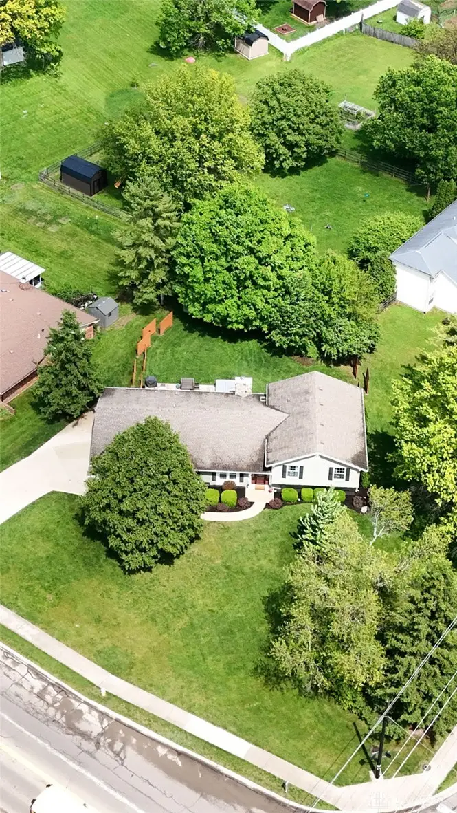 8916 Paragon Road, Centerville, OH 45458 - #3