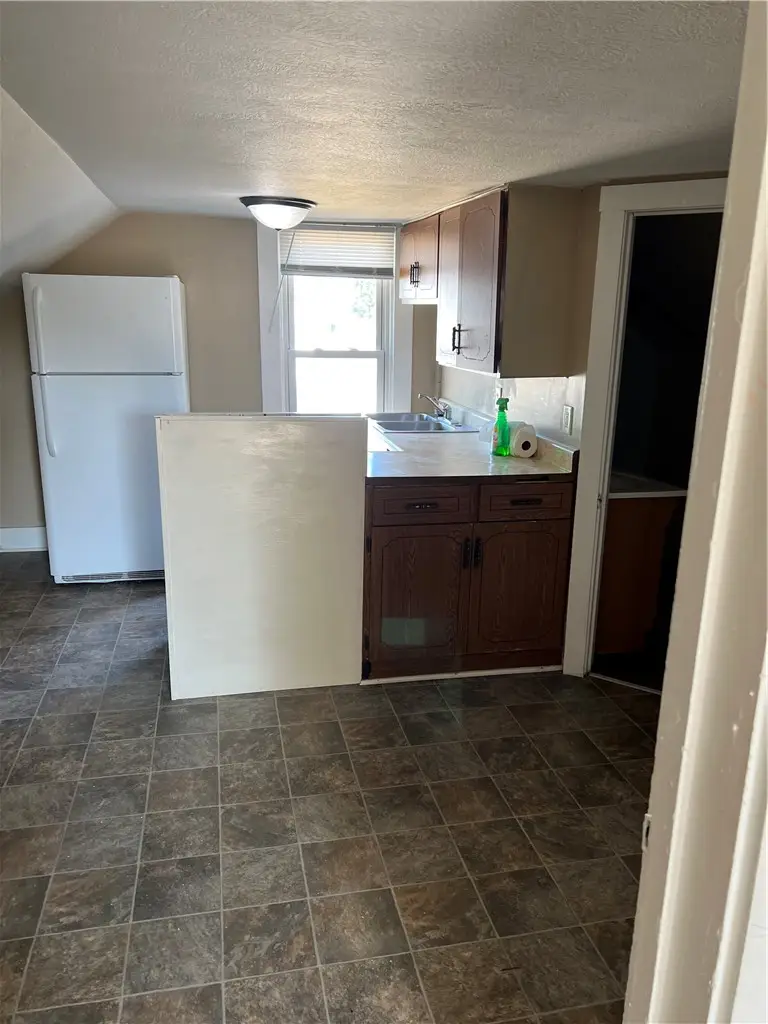 121 S Roosevelt Avenue, Piqua, OH 45356 - #3