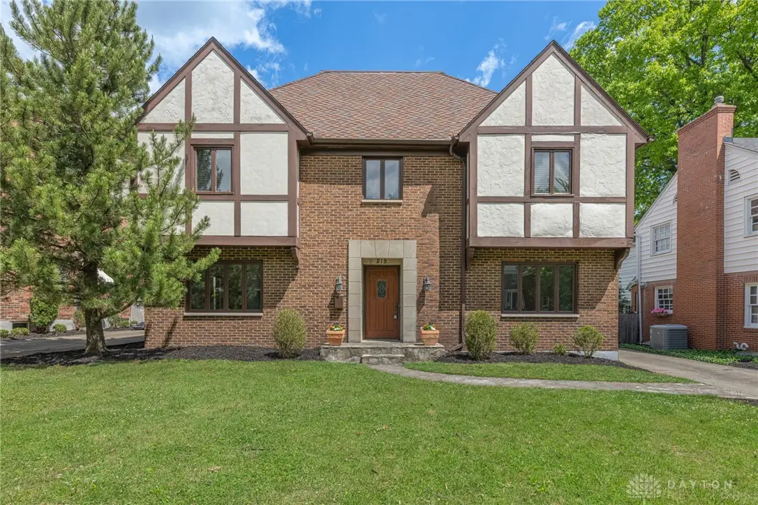 215 Beverly Place, Oakwood, OH 45419 - #1