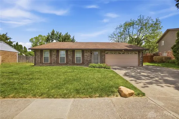 6824 Laurelview Drive, Huber Heights, OH 45424