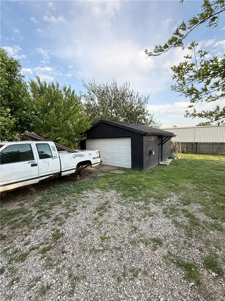 8313 H Hendrickson Road, Middletown, OH 45044 - #3