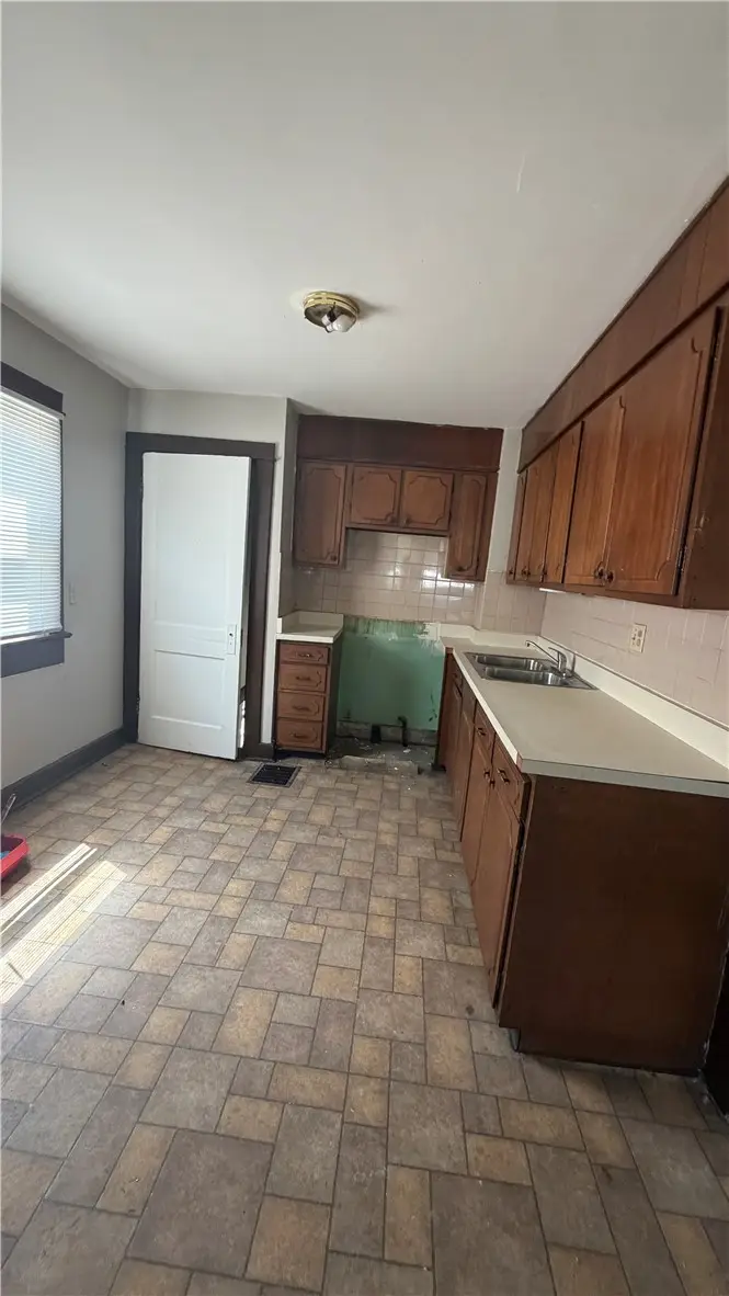 634 Walton Avenue, Dayton, OH 45417 - #3