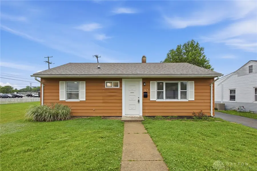 325 Gruen Drive, Springfield, OH 45505 - #2