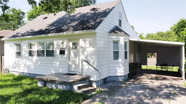 2233 Deering Avenue, Dayton, OH 45406