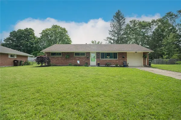 1572 Lanbury Drive, Kettering, OH 45439