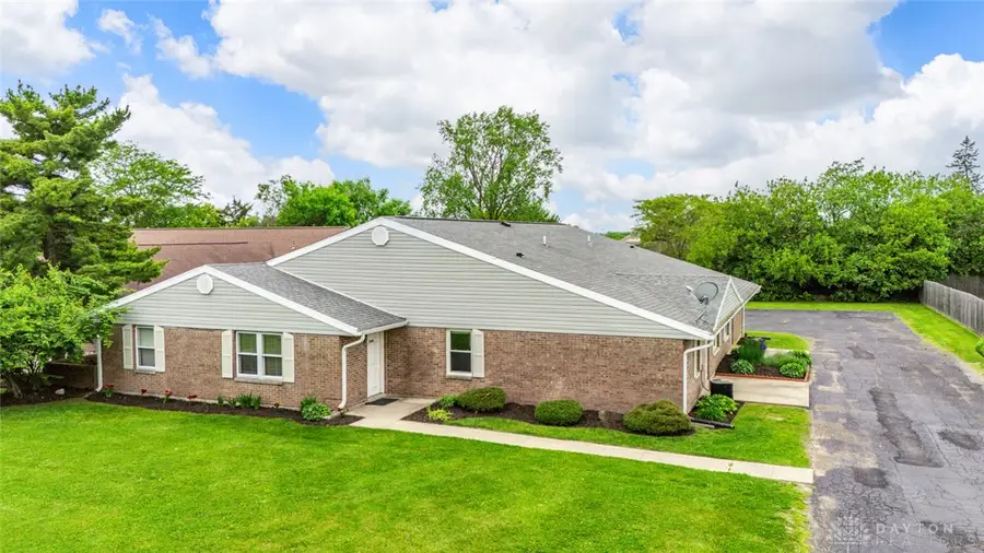 7709 Essington Circle, Washington, OH 45459 - #2