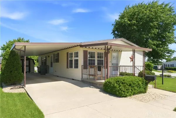 306 Village Court, Fairborn, OH 45324