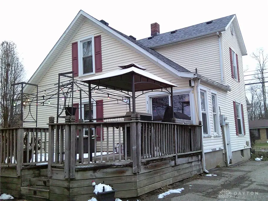 115 N Wolf Creek Street, Brookville, OH 45309 - #2