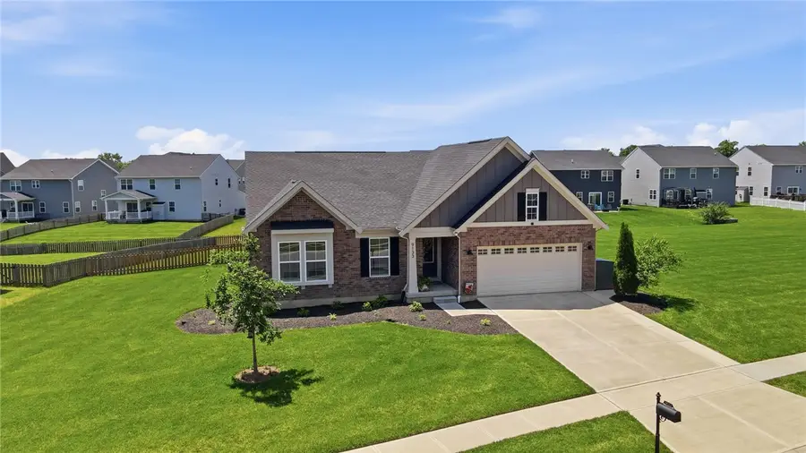 9133 Lakeside Street, Tipp City, OH 45371 - #2