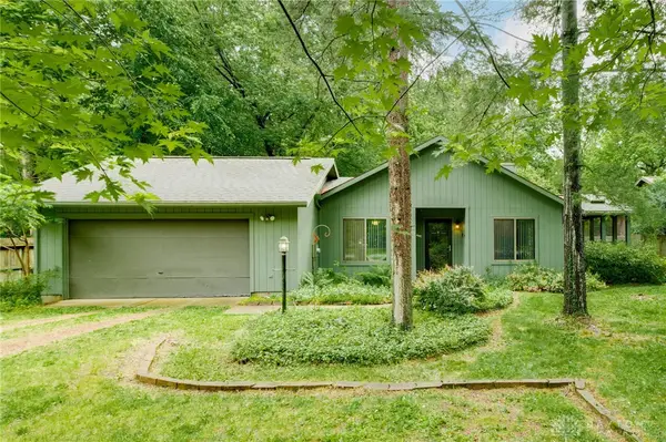 955 S High Street, Yellow Springs Vlg, OH 45387