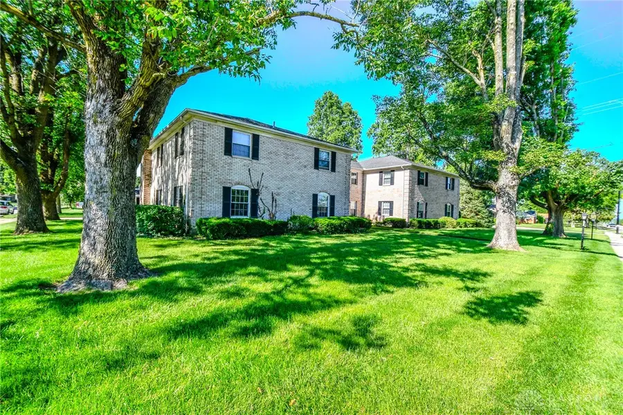 290 E Alex Bell Road, Washington, OH 45459 - #3