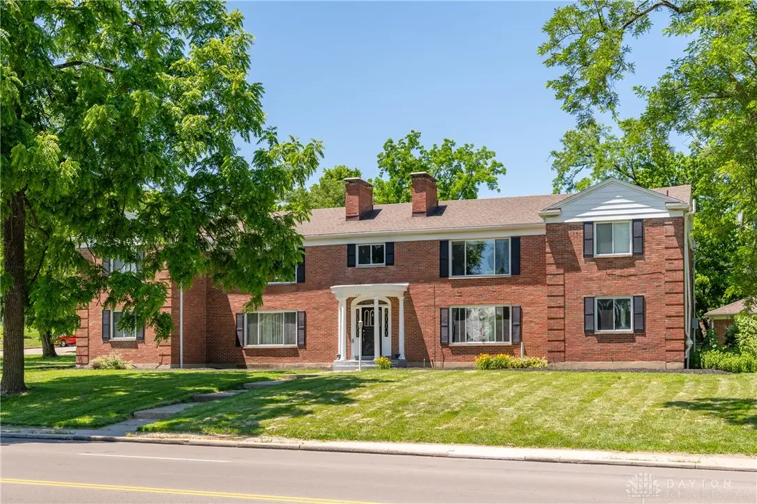 1121 Far Hills Avenue, Oakwood, OH 45419 - #1