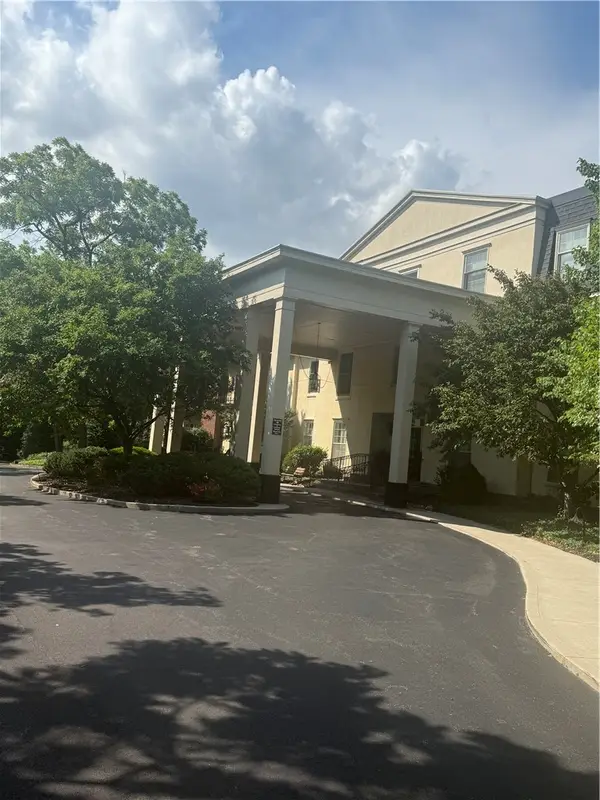 333 Oakwood Avenue #2E, Oakwood, OH 45409
