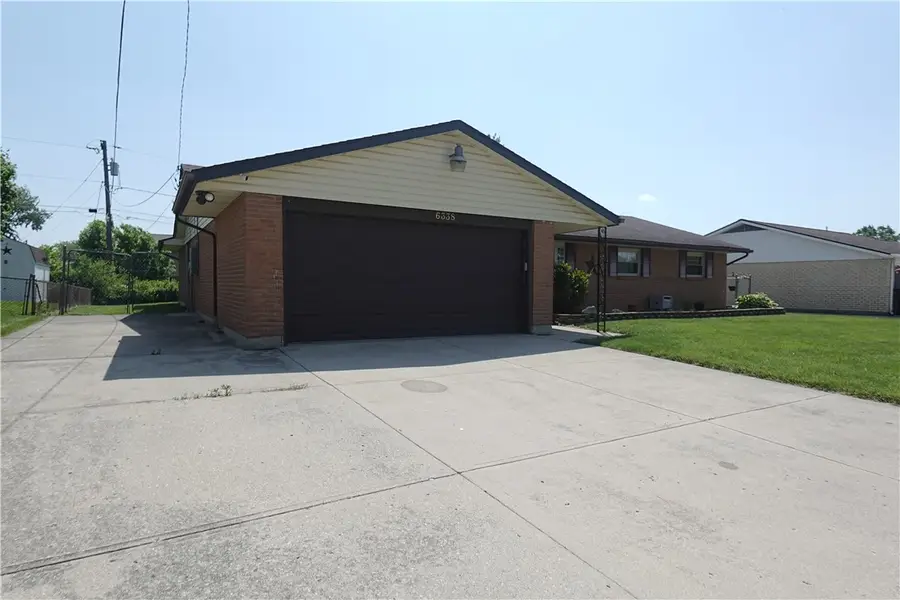 6338 Blue Ash Road, Butler, OH 45414 - #2