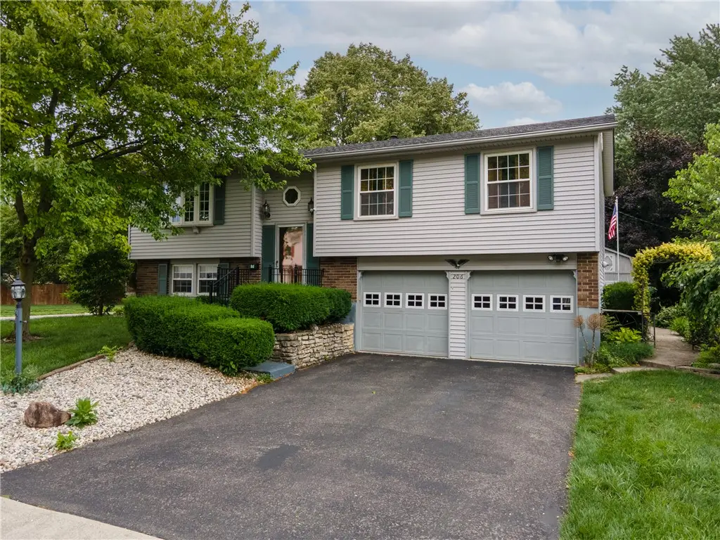 206 Brookwood Drive, Englewood, OH 45322 - #1