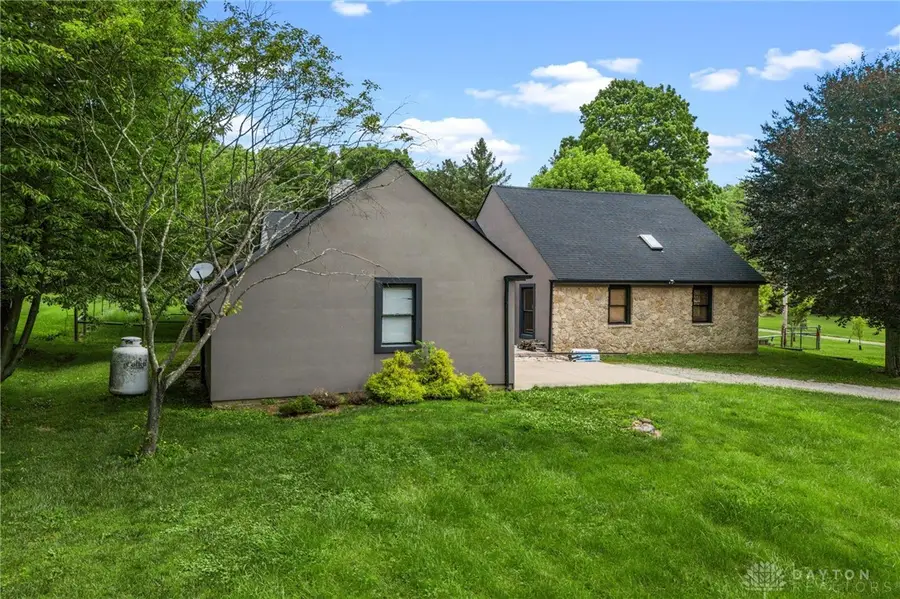 3066 Sears Road, Sugarcreek, OH 45370 - #3