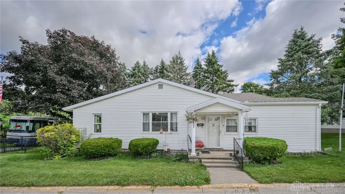 1302 N Yellow Springs Street, Springfield, OH 45504 - #1