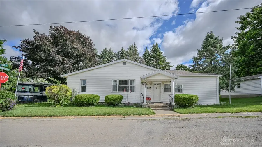 1302 N Yellow Springs Street, Springfield, OH 45504 - #2