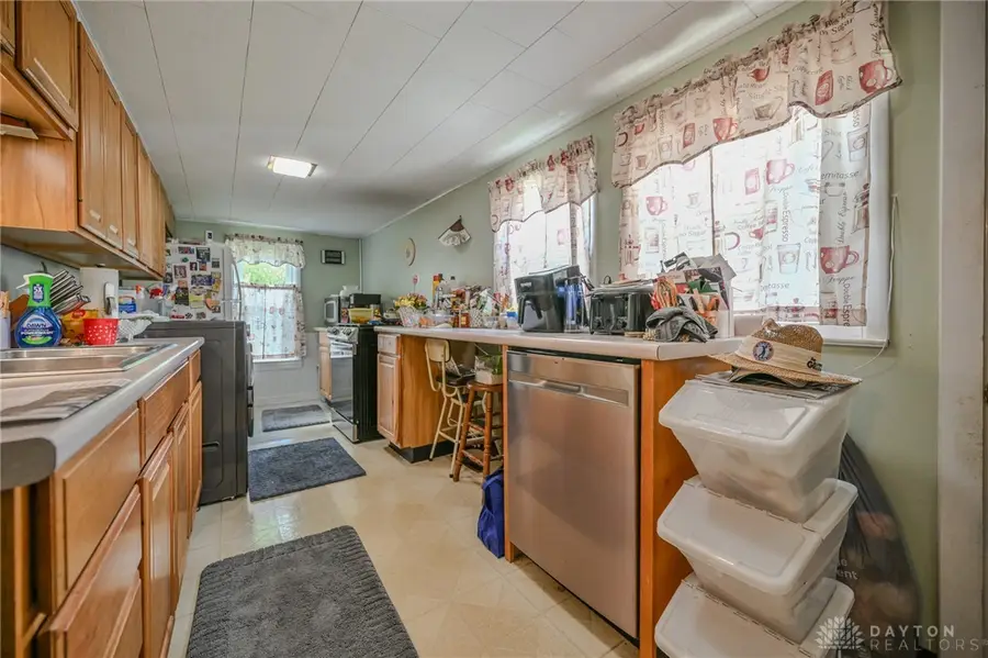 1302 N Yellow Springs Street, Springfield, OH 45504 - #3