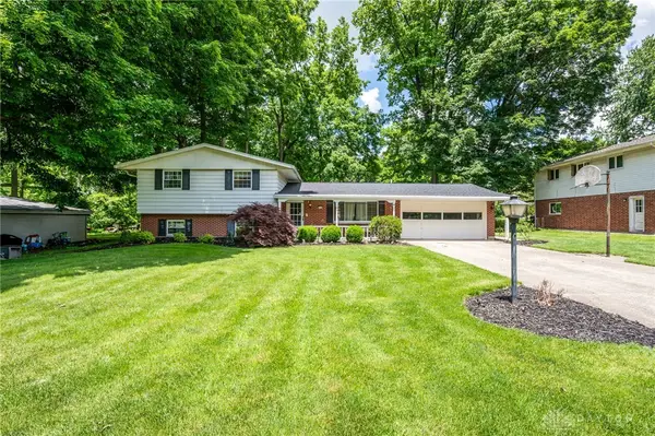 2718 Bahns Drive, Beavercreek, OH 45434