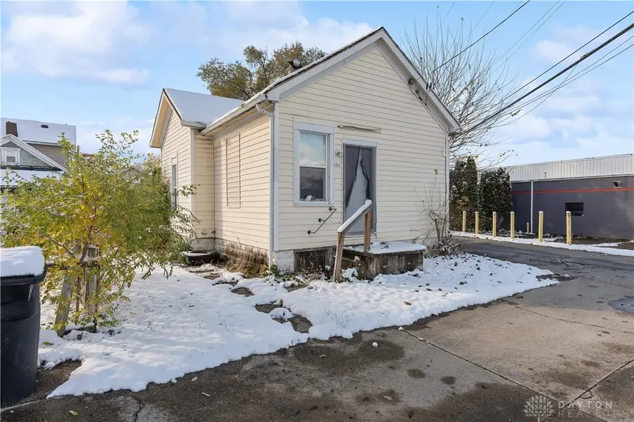 124 N Harbine Avenue, Dayton, OH 45403 - #3