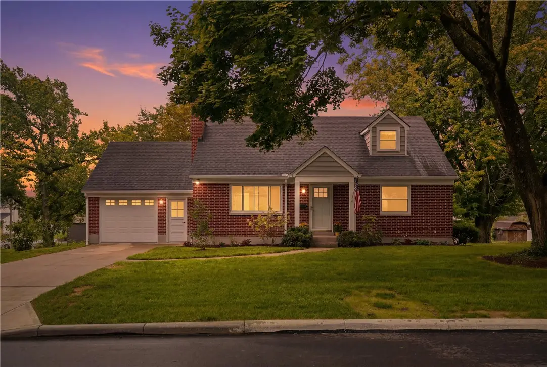 136 E Ridgeway Drive, Centerville, OH 45459 - #1