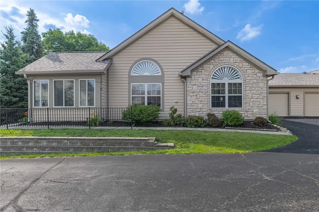 221 Villa Pointe Drive, Springboro, OH 45066 - #1
