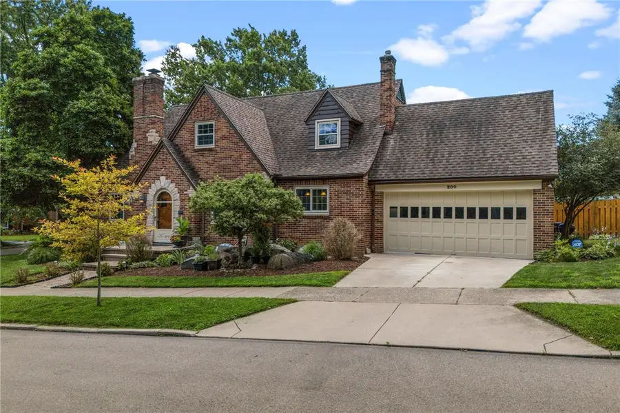 204 Hilltop Avenue, Oakwood, OH 45419 - #2