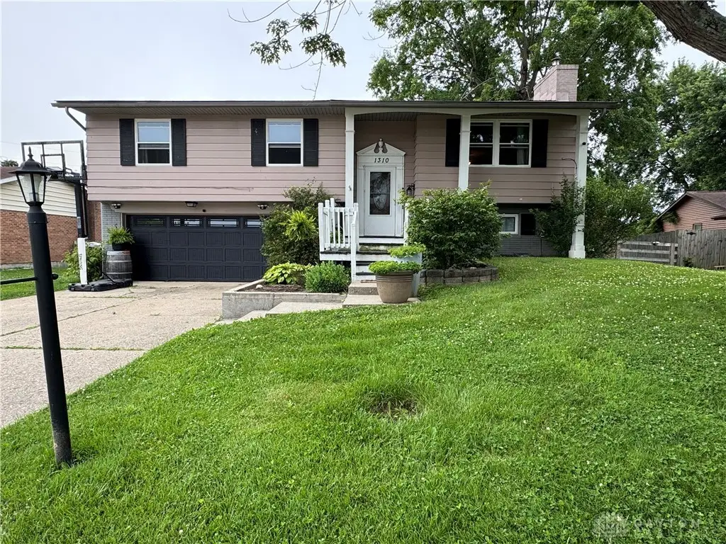 1310 Westmoor Drive, Wilmington, OH 45177 - #1
