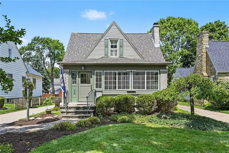 327 East Drive, Oakwood, OH 45419 - #2