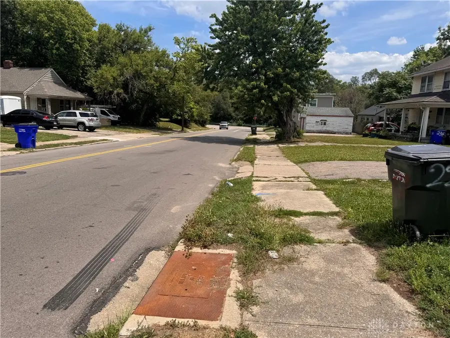 224 E Hillcrest Avenue, Dayton, OH 45405 - #3