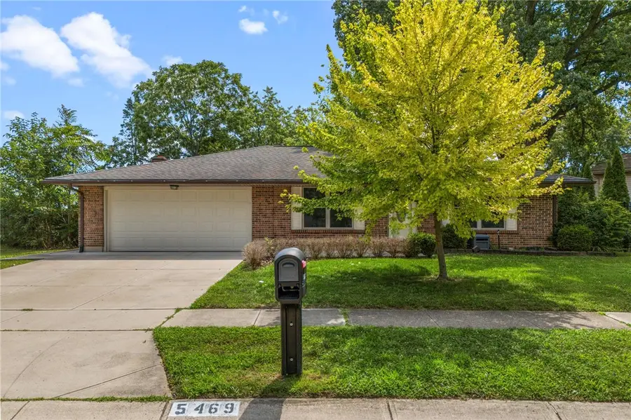 5469 Woodgate Drive, Huber Heights, OH 45424 - #2