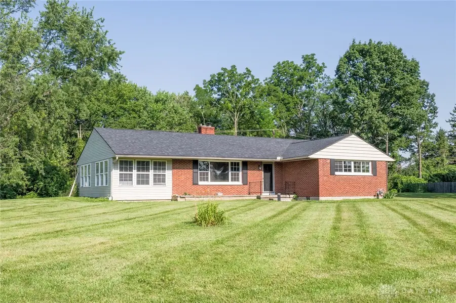 6123 Shady Oak Street, Huber Heights, OH 45424 - #2
