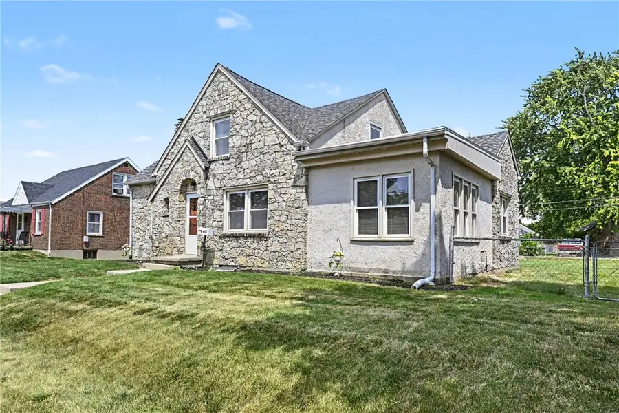 407 Virginia Avenue, Troy, OH 45373 - #3