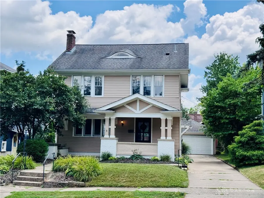 62 E Dixon Avenue, Oakwood, OH 45419 - #2