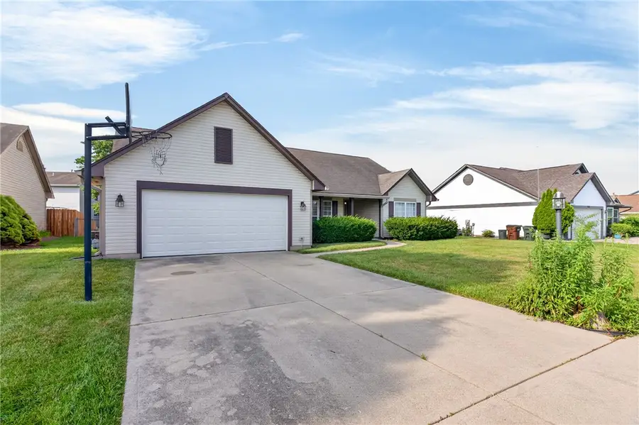 1034 Meadowrun Road, Englewood, OH 45322 - #3