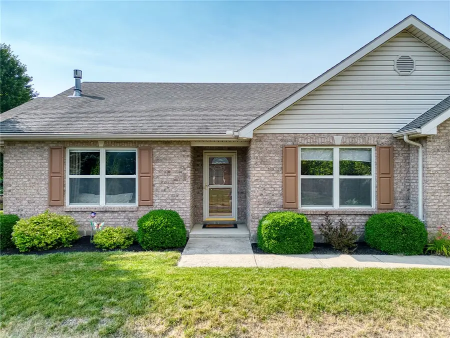 618 Willow Point Court, Troy, OH 45373 - #2