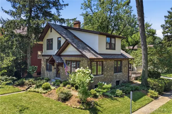 3841 Hyde Park Avenue, Cincinnati, OH 45209