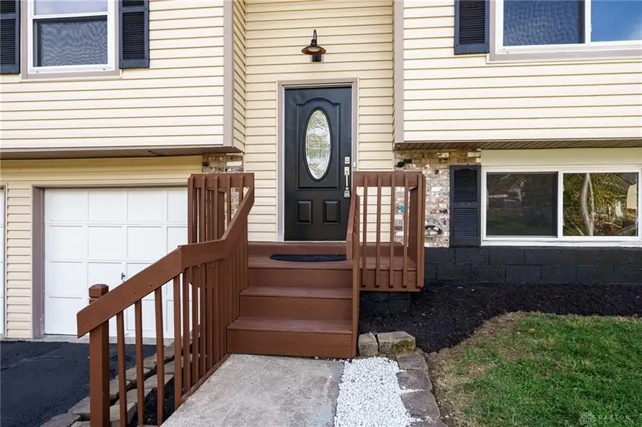 2253 Wienburg Drive, West Carrollton, OH 45439 - #2