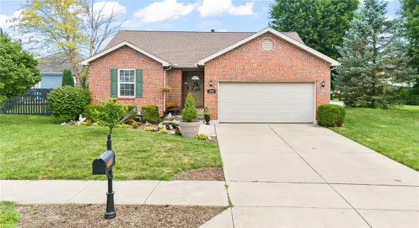 2490 Meadowpoint Drive, Troy, OH 45373