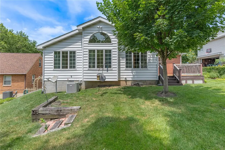 216 S Pelham Drive, Kettering, OH 45429 - #3