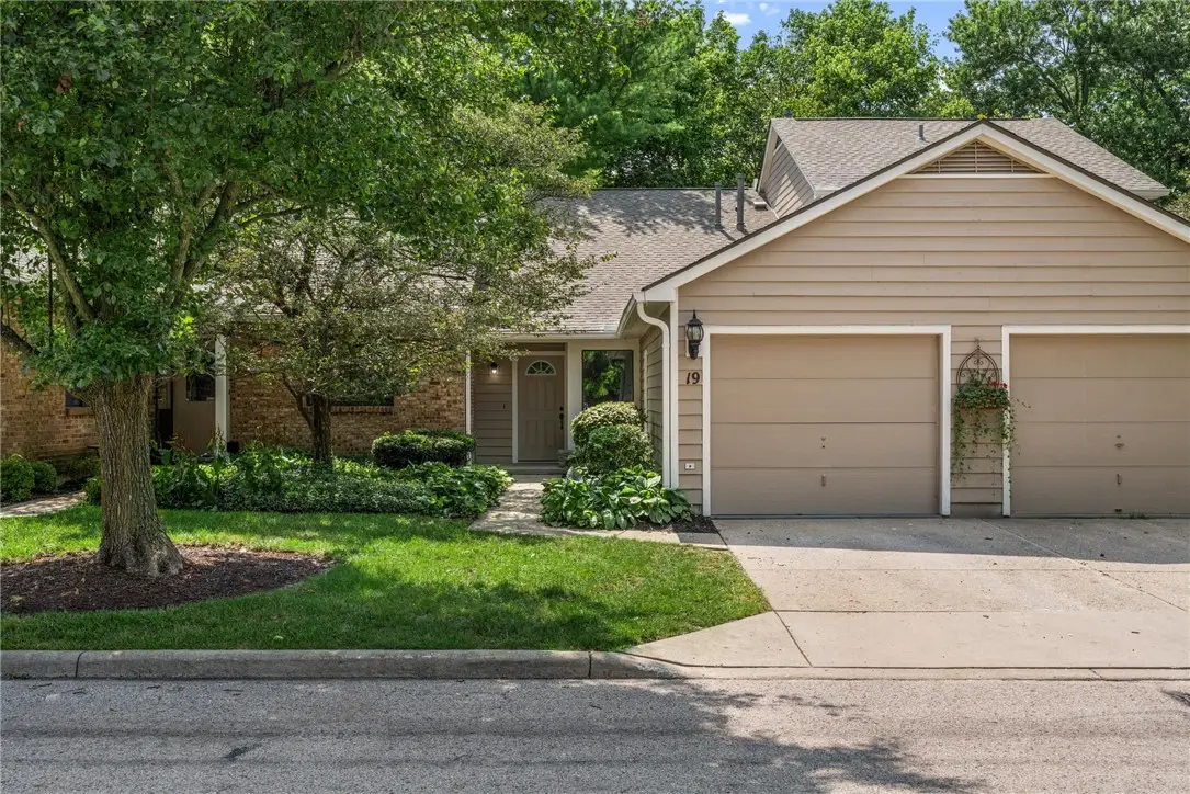 19 Evergreen Circle, Wyoming, OH 45215 - #1