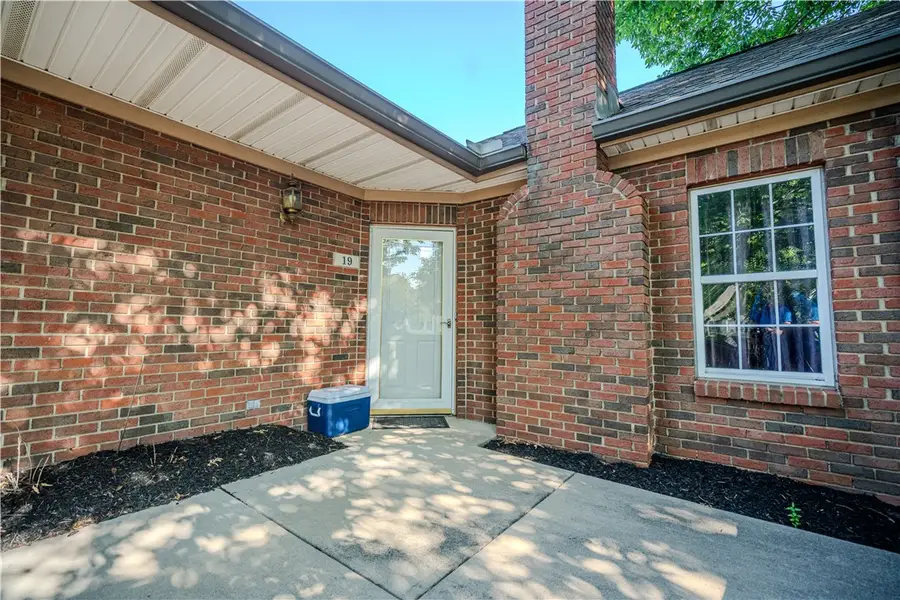 19 Edinburgh Village Drive, Centerville, OH 45458 - #2