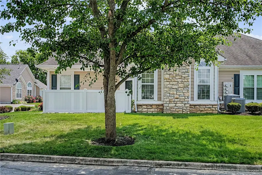 4694 Cobblestone Drive, Huber Heights, OH 45371 - #2