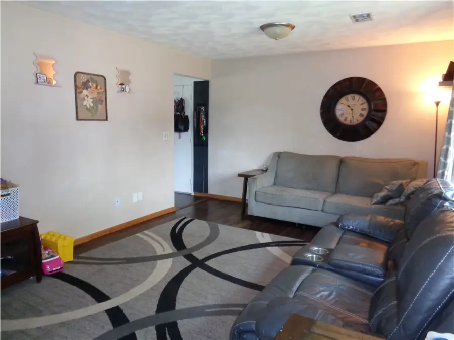 404 Buckeye Drive, Eaton, OH 45320 - #3