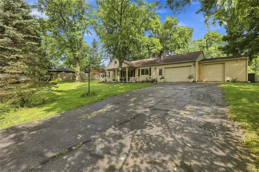 29 W Blossom Hill Road, West Carrollton, OH 45449 - #3